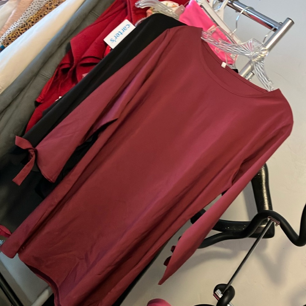 Ladies, burgundy /wine, color plain dress size 3 XL, more like two XL